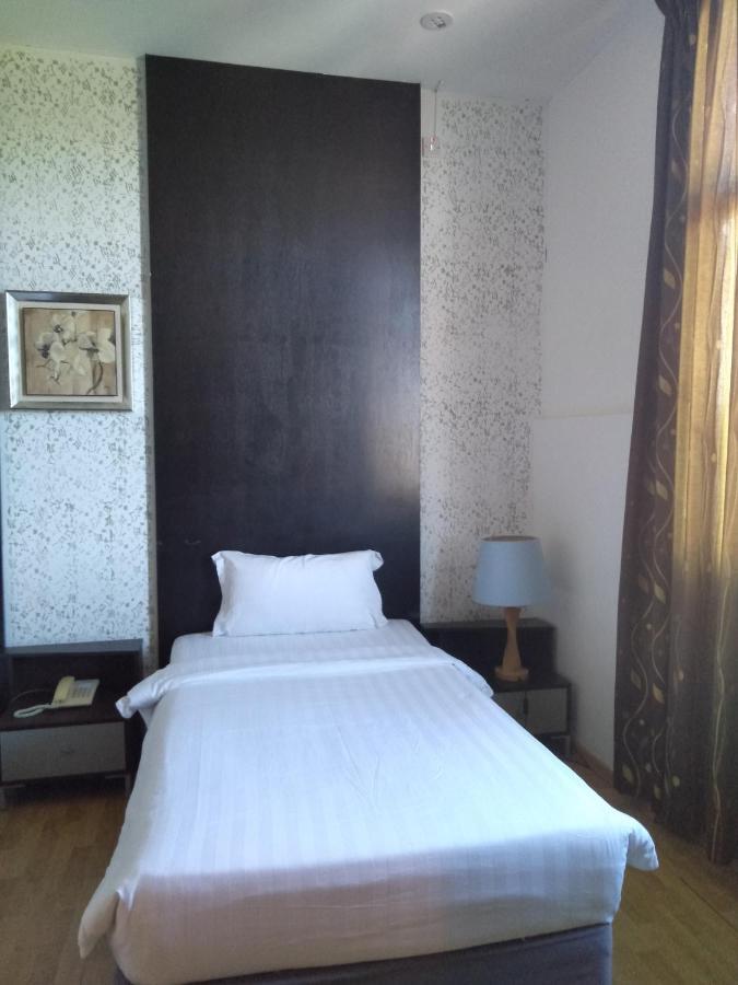Ginasuite Kompleks27 Hotel Бандар-Сери-Бегаван Экстерьер фото