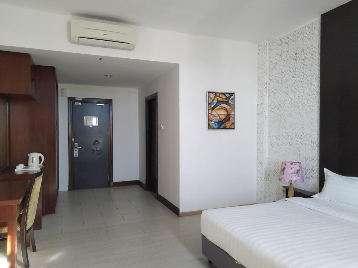 Ginasuite Kompleks27 Hotel Бандар-Сери-Бегаван Экстерьер фото