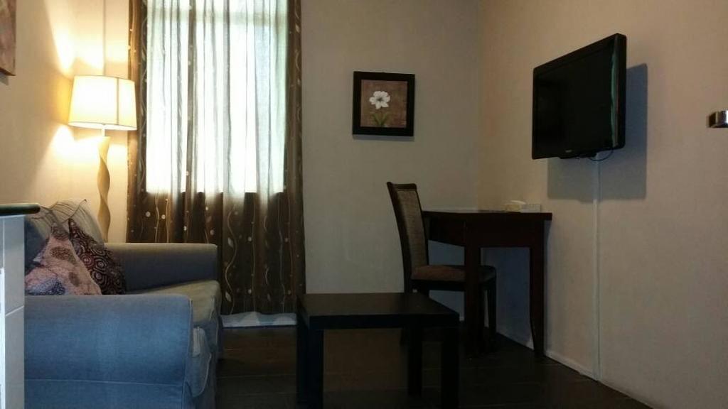 Ginasuite Kompleks27 Hotel Бандар-Сери-Бегаван Экстерьер фото