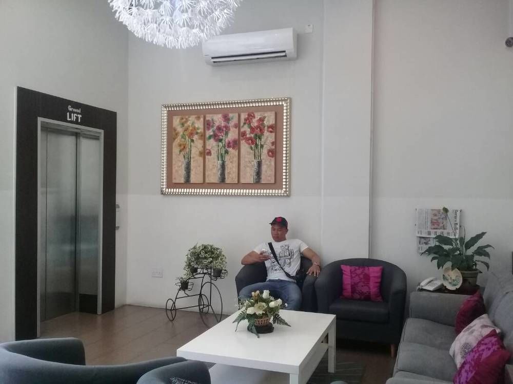 Ginasuite Kompleks27 Hotel Бандар-Сери-Бегаван Экстерьер фото