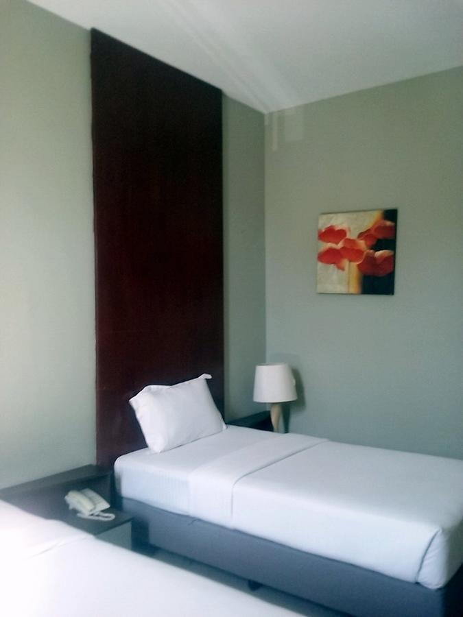 Ginasuite Kompleks27 Hotel Бандар-Сери-Бегаван Экстерьер фото