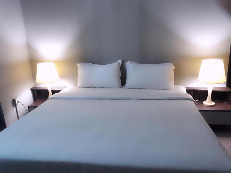 Ginasuite Kompleks27 Hotel Бандар-Сери-Бегаван Экстерьер фото
