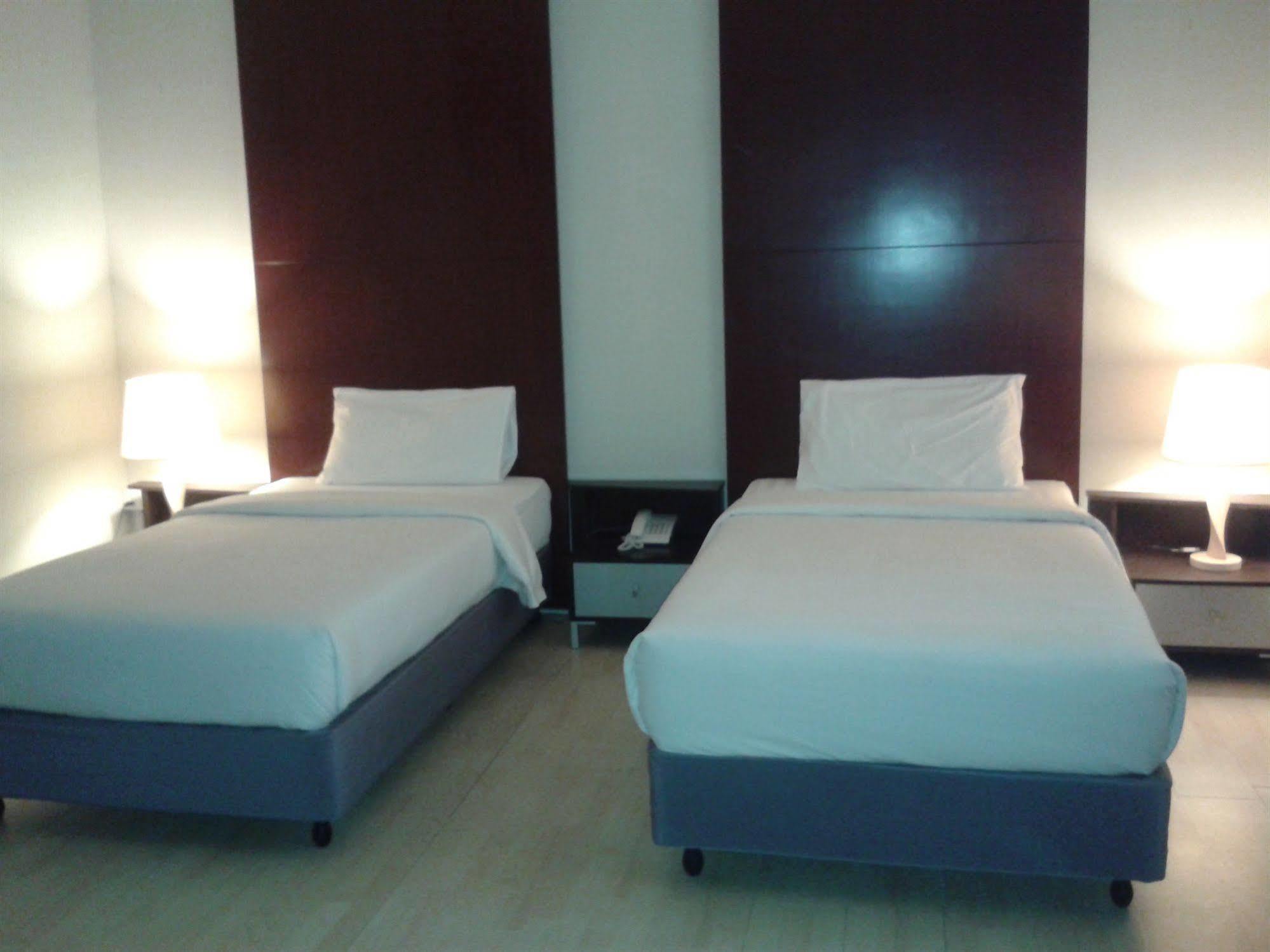 Ginasuite Kompleks27 Hotel Бандар-Сери-Бегаван Экстерьер фото