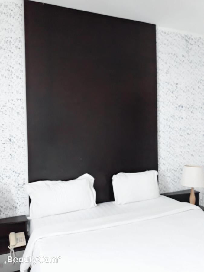 Ginasuite Kompleks27 Hotel Бандар-Сери-Бегаван Экстерьер фото